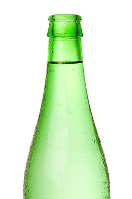 포토 JPG 스튜디오촬영 음료 음식 유리병 실내 누끼 사람없음 초록색 물방울 병 탄산음료 국내포토 식기 컬러 병_용기 내부 탄산 파일형식