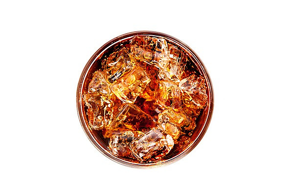 포토 JPG 스튜디오촬영 음료 음식 잔 한잔 실내 누끼 사람없음 갈색 얼음 탄산음료 국내포토 자연요소 1 식기 컬러 내부 탄산 파일형식