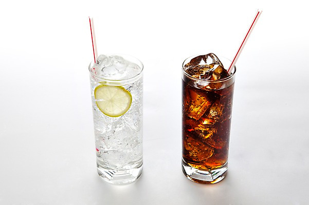 포토 JPG 스튜디오촬영 음료 음식 조각 실내 빨대 사람없음 갈색 얼음 레몬 슬라이스 탄산음료 국내포토 자연요소 컬러 과일 내부 탄산 파일형식