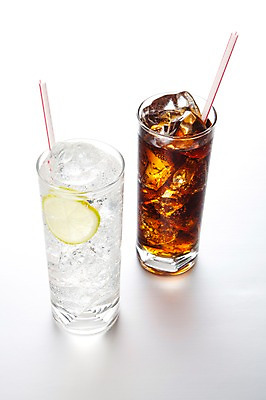 포토 JPG 스튜디오촬영 음료 음식 조각 실내 빨대 사람없음 갈색 얼음 레몬 슬라이스 탄산음료 국내포토 자연요소 컬러 과일 내부 탄산 파일형식