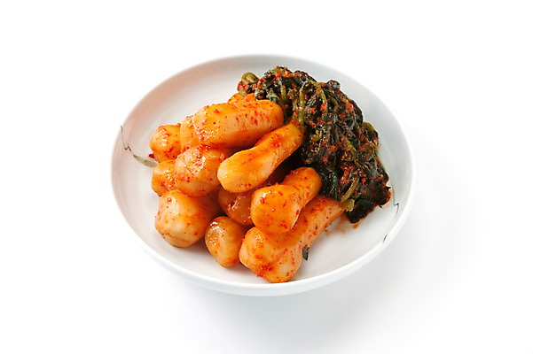 포토 JPG 스튜디오촬영 한식 반찬 김치 실내 누끼 사람없음 전통음식 흰배경 발효 발효음식 총각김치 국내포토 전통 음식 백그라운드 내부 흰색 파일형식