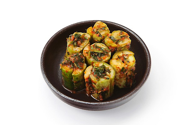 포토 JPG 스튜디오촬영 한식 반찬 김치 실내 누끼 사람없음 전통음식 흰배경 발효 발효음식 오이소박이 국내포토 전통 음식 백그라운드 내부 흰색 파일형식