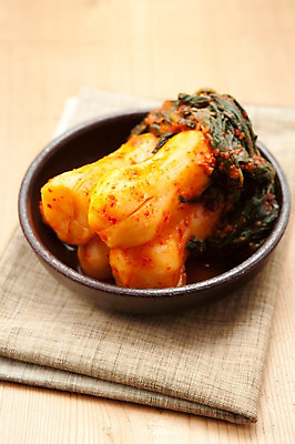 포토 JPG 스튜디오촬영 한식 반찬 김치 실내 사람없음 전통음식 천 발효 발효음식 총각김치 국내포토 전통 음식 내부 직물 파일형식