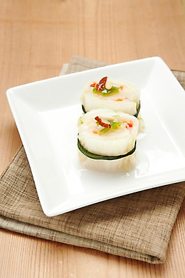 포토 JPG 스튜디오촬영 한식 반찬 김치 실내 사람없음 전통음식 천 발효 백김치 발효음식 국내포토 전통 음식 내부 직물 파일형식