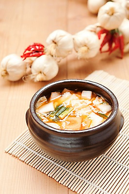 포토 JPG 스튜디오촬영 한식 반찬 김치 실내 마늘 사람없음 전통음식 발효 대나무발 나박김치 발효음식 국내포토 전통 음식 채소 내부 파일형식