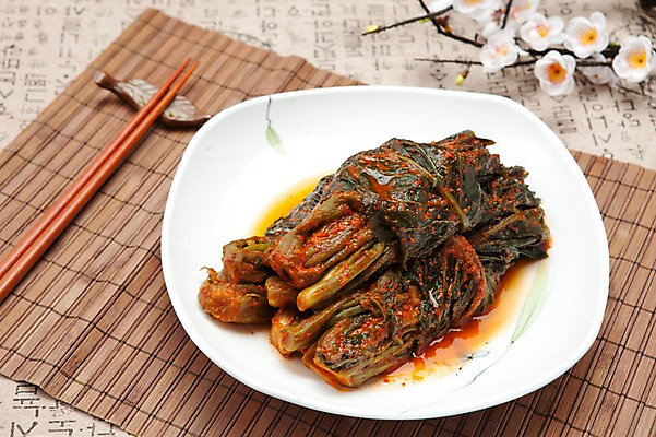 포토 JPG 스튜디오촬영 한식 젓가락 반찬 김치 실내 사람없음 전통음식 발효 대나무발 나박김치 발효음식 국내포토 전통 음식 수저 내부 파일형식