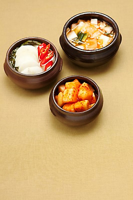 포토 JPG 스튜디오촬영 한식 반찬 김치 실내 종류 사람없음 다양 전통음식 깍두기 발효 나박김치 동치미 발효음식 국내포토 전통 음식 다수 내부 파일형식