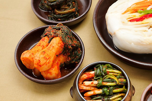 포토 JPG 스튜디오촬영 한식 반찬 김치 실내 종류 사람없음 다양 전통음식 발효 백김치 발효음식 총각김치 파김치 갓김치 국내포토 전통 음식 다수 내부 파일형식