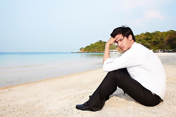 포토 JPG 주간 전신 서양인 외국인 나무 식물 해외기획촬영 라이프스타일 2011년태국 남자 바다 섬 포즈 비즈니스 모션 휴식 한명 사람 앉기 정장 20대 성인 해변 야외 라이프 모래사장 비즈니스맨 좌절 무인도 선박 남자만 남자한명만 성인남자만 청년만 청년남자만 청년남자한명만 성인한명만 성인남자한명만 성인만 주저앉기 국내포토 자연요소 1 옷 감정 컨셉 수상교통 인종 청년 생활 직장인 파일형식