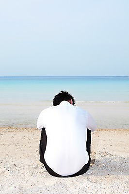 포토 JPG 주간 전신 서양인 외국인 해외기획촬영 라이프스타일 2011년태국 남자 바다 섬 포즈 비즈니스 모션 휴식 피곤 고개숙이기 한명 사람 앉기 정장 상반신 20대 성인 해변 야외 라이프 모래사장 비즈니스맨 좌절 괴로움 무인도 남자만 남자한명만 성인남자만 청년만 청년남자만 청년남자한명만 성인한명만 성인남자한명만 성인만 주저앉기 국내포토 자연요소 1 옷 감정 컨셉 숙이기 인종 청년 생활 직장인 파일형식