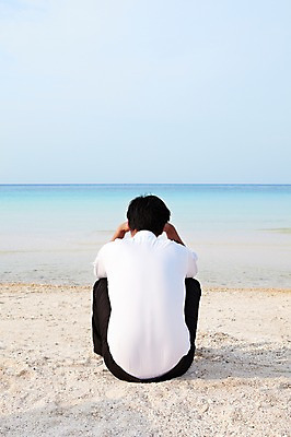 포토 JPG 주간 전신 서양인 외국인 해외기획촬영 라이프스타일 2011년태국 남자 바다 섬 포즈 비즈니스 모션 휴식 피곤 고개숙이기 한명 사람 앉기 정장 상반신 20대 성인 해변 야외 라이프 뒷모습 모래사장 비즈니스맨 좌절 괴로움 무인도 남자만 남자한명만 성인남자만 청년만 청년남자만 청년남자한명만 성인한명만 성인남자한명만 성인만 주저앉기 국내포토 자연요소 1 옷 감정 뷰포인트 컨셉 숙이기 인종 청년 생활 직장인 파일형식