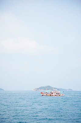 포토 JPG 바다 섬 하늘 풍경 사람없음 야외 어선 고기잡이 선박 국내포토 수상교통 배_교통 어업 파일형식