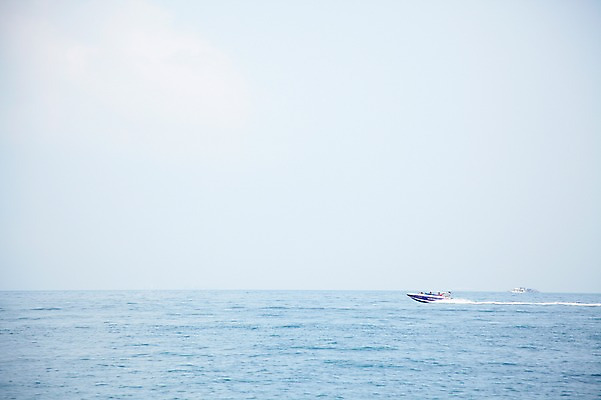 포토 JPG 구름 바다 하늘 풍경 사람없음 야외 보트 모터보트 선박 국내포토 자연요소 수상교통 배_교통 파일형식