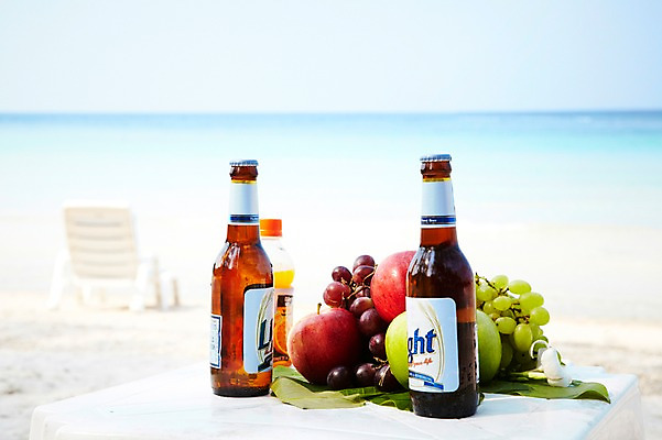 포토 JPG 사계절 계절 음료 음식 바다 섬 과일 탁자 포도 맥주 병맥주 풍경 해변 사람없음 야외 여름 사과 오렌지주스 오브젝트 선베드 무인도 국내포토 가구 의자 주류 과일주스 파일형식