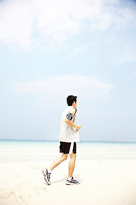 포토 JPG 주간 전신 외국인 해외기획촬영 라이프스타일 2011년태국 남자 바다 이어폰 포즈 모션 건강 한명 서기 사람 동양인 20대 성인 해변 야외 라이프 운동복 모래사장 달리기 조깅 운동 건강관리 목표 남자만 남자한명만 성인남자만 청년만 청년남자만 청년남자한명만 성인한명만 성인남자한명만 성인만 국내포토 자연요소 1 옷 음향기기 컨셉 관리 인종 청년 생활 파일형식