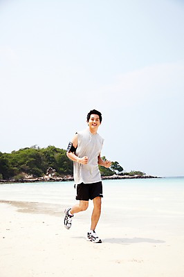 포토 JPG 주간 전신 외국인 나무 식물 해외기획촬영 라이프스타일 2011년태국 남자 바다 이어폰 포즈 모션 건강 한명 서기 사람 동양인 20대 성인 해변 야외 라이프 운동복 모래사장 달리기 조깅 운동 건강관리 목표 남자만 남자한명만 성인남자만 청년만 청년남자만 청년남자한명만 성인한명만 성인남자한명만 성인만 국내포토 자연요소 1 옷 음향기기 컨셉 관리 인종 청년 생활 파일형식