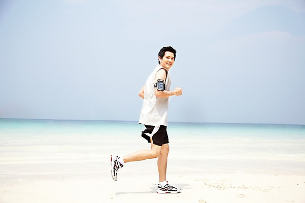 포토 JPG 주간 전신 외국인 해외기획촬영 라이프스타일 2011년태국 남자 바다 이어폰 포즈 모션 건강 한명 서기 사람 동양인 20대 성인 해변 야외 라이프 운동복 모래사장 달리기 조깅 운동 건강관리 목표 남자만 남자한명만 성인남자만 청년만 청년남자만 청년남자한명만 성인한명만 성인남자한명만 성인만 국내포토 자연요소 1 옷 음향기기 컨셉 관리 인종 청년 생활 파일형식