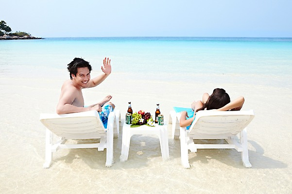 포토 JPG 주간 전신 서양인 외국인 나무 식물 해외기획촬영 라이프스타일 커플 여자 2011년태국 남자 수영복 꽃 행복 바다 여행 포즈 과일 모션 포도 휴가 휴식 맥주 주류 병맥주 사랑 미소 웃음 사람 앉기 손짓 20대 성인 해변 야외 두명 라이프 장식 여름 여름휴가 바캉스 비키니 모래사장 눕기 뒤돌아보기 병 사과 즐거움 청포도 선베드 손인사 캔맥주 청년만 성인만 국내포토 자연요소 식기 옷 계절 감정 음료 컨셉 의자 관계 표정 인종 청년 생활 인사 캔 파일형식 여름_계절