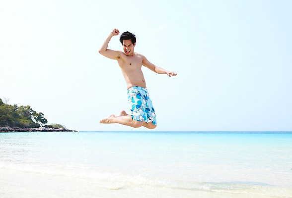 포토 JPG 주간 전신 서양인 외국인 해외기획촬영 라이프스타일 2011년태국 남자 수영복 행복 여유 바다 여행 포즈 모션 휴가 휴식 한명 서기 미소 웃음 사람 20대 성인 해변 야외 라이프 여름 여름휴가 바캉스 모래사장 달리기 점프 즐거움 남자만 남자한명만 성인남자만 청년만 청년남자만 청년남자한명만 성인한명만 성인남자한명만 성인만 국내포토 자연요소 1 옷 계절 감정 컨셉 표정 인종 청년 생활 파일형식 여름_계절