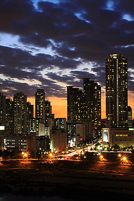 구름 건축물 길 육상교통 교통 야경 교통시설 하늘 조명 아파트 서울 한국 사람없음 야외 건물 하이앵글 도시풍경 차도 도시 목동 도심 저녁 수도 주상복합 수도_도성 자연요소 건축 아시아 도로 교통수단 뷰포인트 주택 풍경 야간 시설 풍경_경치