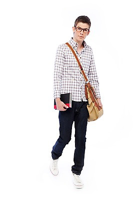 포토 JPG 스튜디오촬영 전신 서양인 외국인 해외기획촬영 학생 라이프스타일 2011년태국 남자 행복 대학생 포즈 가방 모션 실내 사랑 한명 서기 미소 웃음 들기 사람 20대 성인 라이프 책 걷기 다정 크로스백 두권 남자만 남자한명만 성인남자만 청년만 청년남자만 청년남자한명만 성인한명만 성인남자한명만 성인만 국내포토 1 잡화 감정 컨셉 2 표정 인종 청년 내부 생활 파일형식