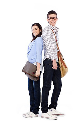 포토 JPG 스튜디오촬영 전신 서양인 외국인 해외기획촬영 학생 라이프스타일 커플 여자 2011년태국 남자 행복 대학생 포즈 가방 모션 실내 사랑 서기 미소 웃음 사람 20대 성인 두명 라이프 다정 등맞대기 크로스백 청년만 성인만 국내포토 잡화 감정 컨셉 관계 표정 인종 청년 내부 생활 파일형식