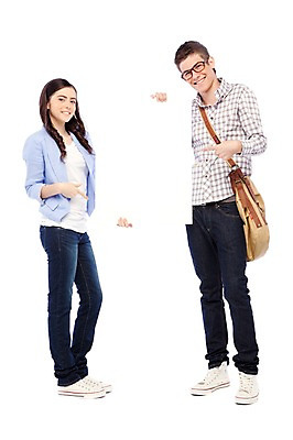 포토 JPG 스튜디오촬영 전신 서양인 외국인 해외기획촬영 학생 라이프스타일 커플 여자 2011년태국 남자 행복 대학생 포즈 가방 모션 안내 알림판 실내 사랑 서기 미소 웃음 들기 사람 손짓 20대 성인 두명 라이프 다정 가리킴 알림 크로스백 청년만 성인만 국내포토 잡화 감정 컨셉 관계 표정 인종 청년 내부 생활 파일형식