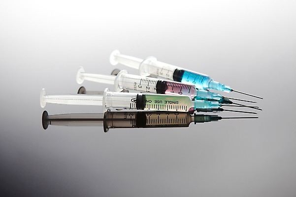 포토 JPG 스튜디오촬영 의학 의료기기 실내 병원 주사기 사람없음 치료 약 도구 의료용품 세개 오브젝트 국내포토 3 내부 파일형식