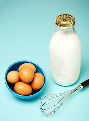 포토 JPG 스튜디오촬영 재료 실내 사람없음 제과 계란 우유 홈베이킹 제빵 거품기 제빵기구 제빵도구 국내포토 주방용품 유제품 내부 제과제빵 알 파일형식