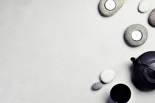 포토 JPG 해외이미지 실내 사람없음 하이앵글 찻잔 찻주전자 흰배경 아로마 향초 아로마테라피 스톤 카피스페이스 해외202004 해외포토 뷰포인트 백그라운드 초 주전자 잔 내부 공백 흰색 테라피 파일형식