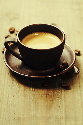 포토 JPG 해외이미지 스튜디오촬영 커피 실내 사람없음 원두 커피잔 티스푼 해외202004 해외포토 음료 잔 내부 숟가락 파일형식