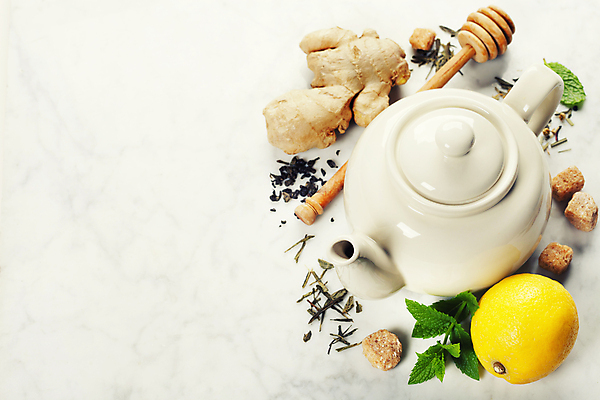 포토 JPG 해외이미지 실내 사람없음 도자기 찻주전자 레몬 흰배경 생강 찻잎 허니디퍼 해외202004 해외포토 백그라운드 채소 과일 주전자 내부 차_음료 흰색 도구 파일형식