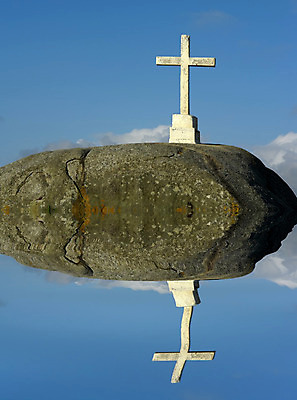 포토 JPG 해외이미지 모양 구름 실루엣 종교 호수 컨셉 십자가 하늘 날씨 그림자 풍경 사람없음 물 빛 햇빛 태양 반사 교회 믿음 검은색 성경 거울 기도 예수 홍수 심볼 묘사 잠금 윤곽 귀족 신앙심 해외202004 해외202105 해외포토 자연요소 감정 컬러 종교용품 종교건축 촬영기법 건물 신_종교 자연재해 보안 파일형식