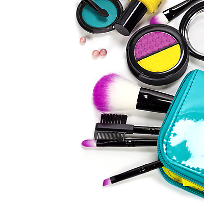 포토 JPG 해외이미지 실내 근접촬영 사람없음 뷰티 화장품 화장용품 흰배경 담기 매니큐어 쏟아짐 아이섀도 메이크업브러쉬 섀도우브러쉬 파우치 카피스페이스 해외202004 해외포토 아이섀도브러쉬 뷰포인트 백그라운드 가방 모션 내부 공백 흰색 붓 미용용품 파일형식