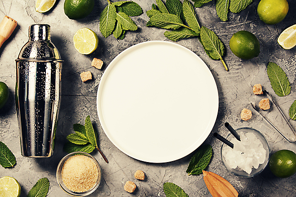 포토 JPG 해외이미지 회색배경 쟁반 실내 사람없음 하이앵글 얼음 칵테일 민트 라임 과즙기 모히토 쉐이커 황설탕 셰이커 해외202004 해외포토 자연요소 뷰포인트 백그라운드 과일 주류 내부 회색 설탕 허브 파일형식