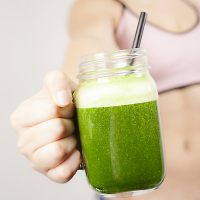 포토 JPG 해외이미지 여자 음료 청소년 잔 실내 빨대 한명 들기 상반신 10대 야채주스 흰배경 다이어트음식 스무디 야채음료 십대여자한명만 디톡스 해외202004 해외포토 1 식기 백그라운드 다이어트 모션 건강 사람 내부 주스 흰색 여자한명만 십대여자만 파일형식