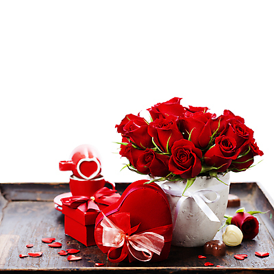 포토 JPG 해외이미지 리본 실내 발렌타인데이 사랑 사람없음 선물상자 장미 초콜릿 꽃병 하트 오브젝트 흰배경 하트상자 나무쟁반 해외202004 해외포토 모양 꽃 감정 백그라운드 데이이벤트 디저트 쟁반 선물 내부 목재 상자 흰색 파일형식