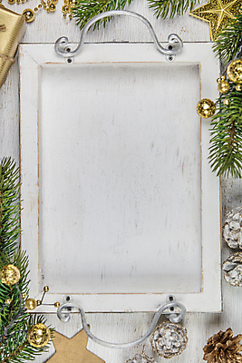 포토 JPG 해외이미지 별 잎 크리스마스장식 크리스마스 크리스마스용품 프레임 실내 사람없음 흰배경 솔방울 나무쟁반 오너먼트 카피스페이스 크리스마스배경 해외202004 해외포토 자연요소 식물 기념일 백그라운드 쟁반 내부 목재 공백 흰색 용품 파일형식