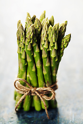 포토 JPG 해외이미지 실내 사람없음 다발 묶기 아스파라거스 노끈 해외202004 해외포토 줄 채소 모션 내부 파일형식