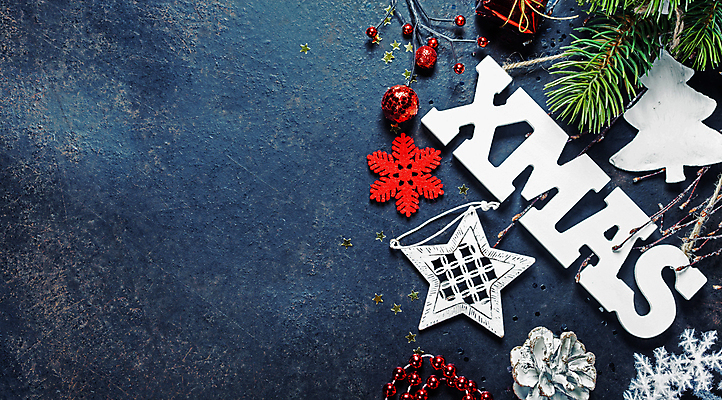 포토 JPG 해외이미지 영어 별 잎 크리스마스장식 크리스마스 크리스마스용품 눈꽃 실내 사람없음 목재 눈송이 파란배경 솔방울 트리모양 카피스페이스 크리스마스배경 해외202004 해외포토 자연요소 모양 나무 식물 문자 기념일 백그라운드 재료 눈_날씨 내부 파란색 크리스마스트리 공백 용품 파일형식