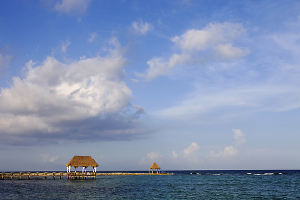 포토 JPG 해외이미지 모래 파도 바다 섬 여행 자연 하늘 휴가 휴식 열대 멕시코 풍경 사람없음 야외 목재 물 여름 파란색 쌓기 평화 우주 항구 침묵 낭만 전원 휴양지 유카탄 이국적 칸쿤 터키석 파라다이스 수평선 해외202004 해외202105 해외포토 자연요소 나무 계절 컬러 컨셉 북아메리카 재료 교통시설 모션 소리 장소 전기에너지 보석 생태계 파일형식