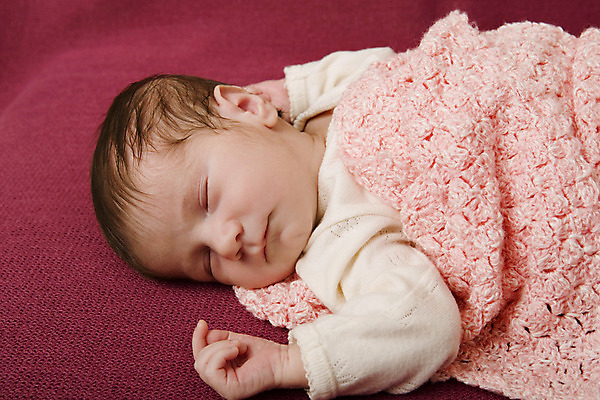 포토 JPG 해외이미지 백인 모델 응시 여자 딸 행복 여유 어린이 휴식 새로움 실내 건강 한명 미소 안전 사람 청춘 평화 기쁨 흰색 아기 신생아 신선 잠 달콤 작음 담요 솜털 거짓말 벌거벗은 해외202004 해외202105 해외포토 서양인 1 시선 감정 컬러 컨셉 가족 표정 내부 맛 크기 파일형식