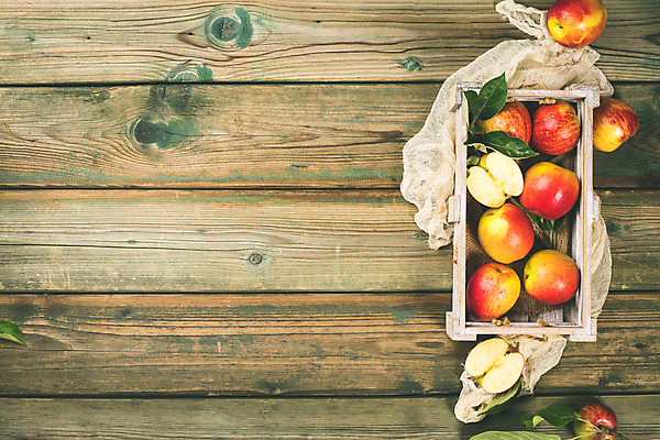포토 JPG 해외이미지 실내 사람없음 하이앵글 신선 사과 나무상자 담기 나무바닥 카피스페이스 해외202004 해외포토 뷰포인트 과일 모션 바닥 내부 상자 공백 파일형식