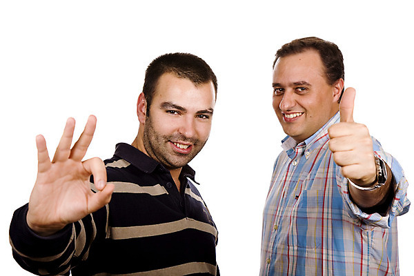 포토 JPG 해외이미지 백인 남자 행복 유럽 백그라운드 셔츠 휴식 수염 미소 사람 성인 두명 청춘 우정 엄지손가락 우승 자신감 포르투갈 승자 필승 해외202004 해외202105 해외포토 서양인 감정 나라 컨셉 상의 손가락 표정 친구 최고 파일형식