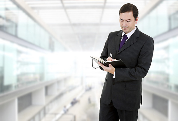 포토 JPG 해외이미지 전신 직업 남자 생각 비즈니스 사업가 넥타이 한명 사람 책 금융 사무실 쪽지 공책 재킷 흰색 잡기 비즈니스맨 스마트 직원 검색 컨설턴트 길이 변호사 경영 독립 카피스페이스 해외202004 해외202105 해외포토 1 잡화 컬러 컨셉 모션 문구용품 경제 공백 외투 직장인 전문직 상담 파일형식