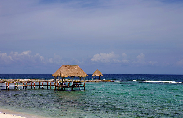 포토 JPG 해외이미지 모래 파도 바다 섬 여행 자연 하늘 휴가 휴식 열대 멕시코 풍경 사람없음 야외 목재 물 여름 파란색 쌓기 평화 우주 항구 침묵 낭만 전원 휴양지 유카탄 이국적 칸쿤 터키석 파라다이스 수평선 해외202004 해외202105 해외포토 자연요소 나무 계절 컬러 컨셉 북아메리카 재료 교통시설 모션 소리 장소 전기에너지 보석 생태계 파일형식