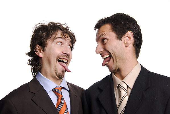 포토 JPG 해외이미지 백인 남자 행복 유럽 얼굴 포즈 2 생각 비즈니스 사업가 넥타이 노동자 서기 사람 두명 사무실 유행 재킷 흰색 쌍 자신감 혀 스마트 동료 고립 바보 해외202004 해외202105 해외포토 서양인 직업 잡화 감정 나라 컬러 컨셉 관계 모션 신체부위 외투 입 파일형식