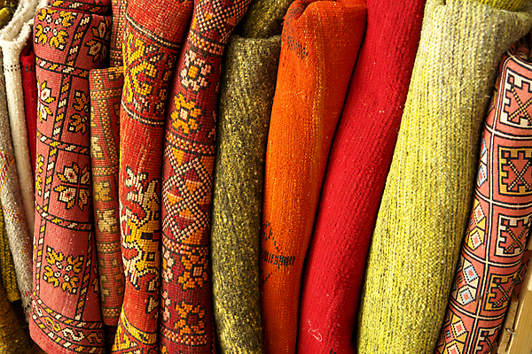 포토 JPG 해외이미지 손 산업 여행 백그라운드 패턴 아프리카 거리 주택 미술 사람없음 야외 장식 빨간색 컬러풀 유행 쌓기 상점 카펫 직물 면 시장 상품 이슬람교 묘사 질감 롤 동쪽 소매 모로코 메디나 아랍어 스타일 해외202004 해외202105 해외포토 나라 종교 컬러 무늬 모션 문화예술 건물 신체부위 방향 파일형식