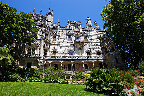 포토 JPG 해외이미지 공원 유럽 벽 여행 건축양식 자연 하늘 사람없음 여행객 탑 정원 궁전 낭만 바위 땅 포르투갈 묘사 시력 리스본 신트라 해외202004 해외202105 해외포토 건축물 공공시설 건축 나라 컨셉 고건축 사람 생태계 파일형식