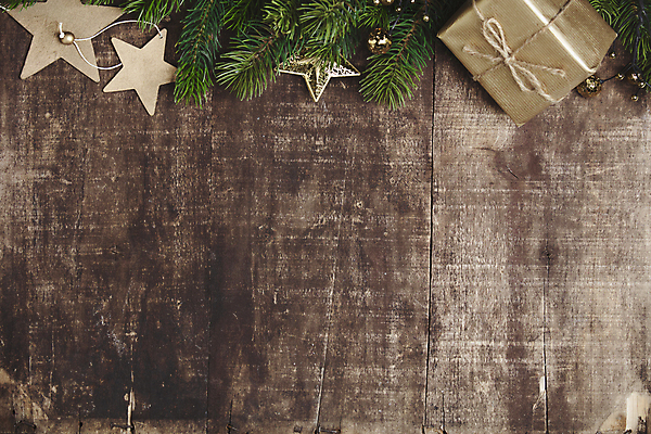 포토 JPG 해외이미지 별 잎 크리스마스 크리스마스용품 실내 사람없음 목재 선물상자 카피스페이스 크리스마스배경 갈색배경 해외202004 해외포토 자연요소 나무 식물 기념일 백그라운드 재료 선물 내부 상자 갈색 공백 용품 파일형식